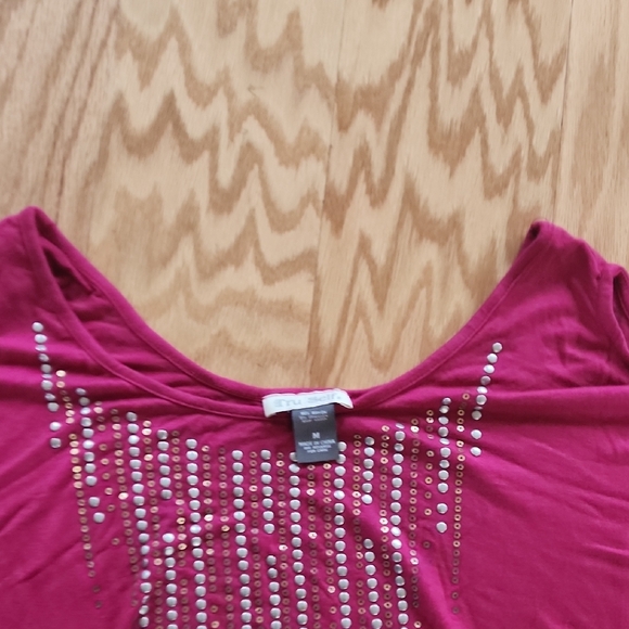 Elegant Fuchsia Cold Shoulder Top - Picture 12 of 17